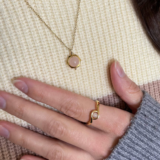 Bloom Rose Quartz Fidget Necklace