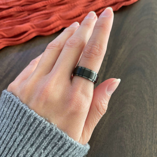 Edge Fidget Ring