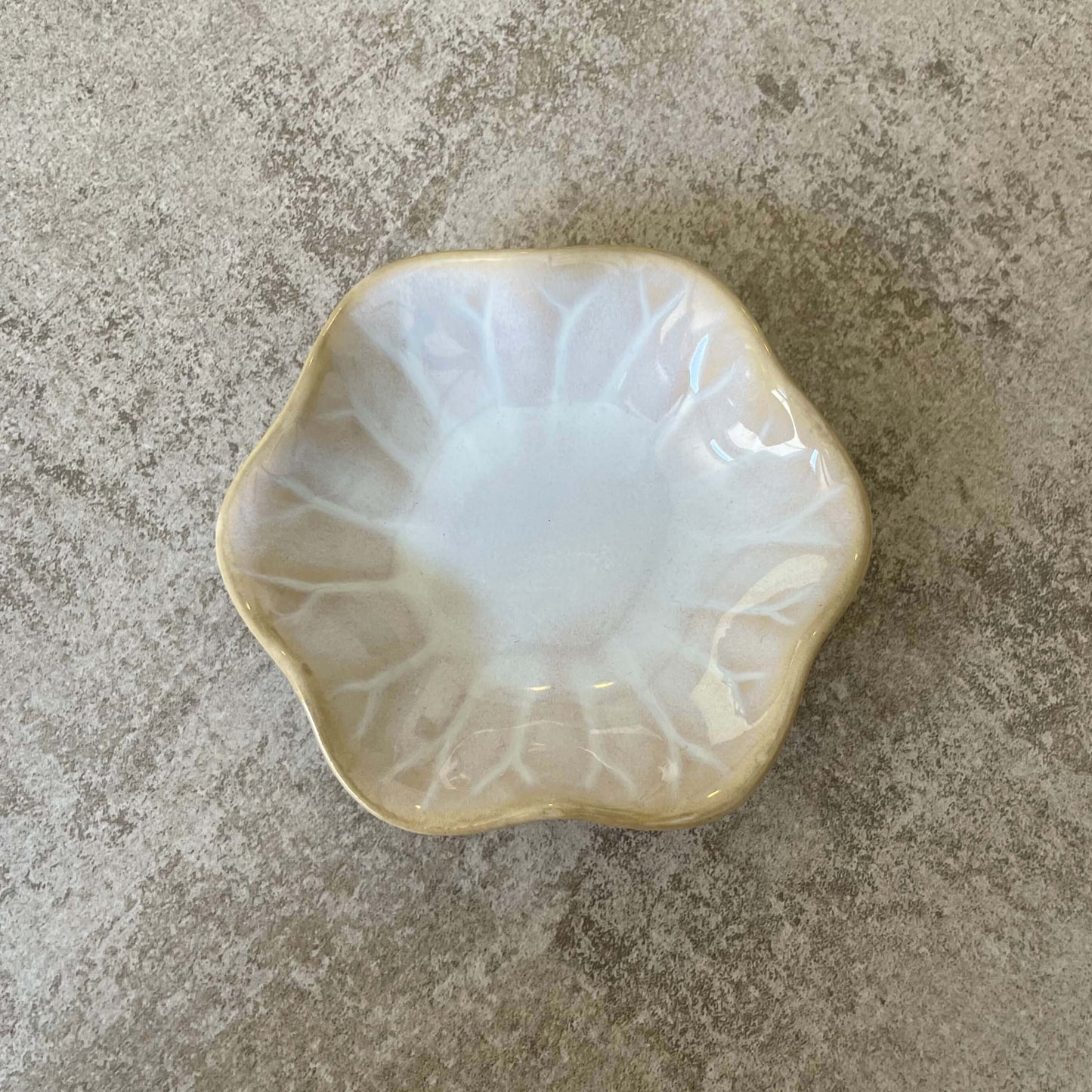 Flora ring dish